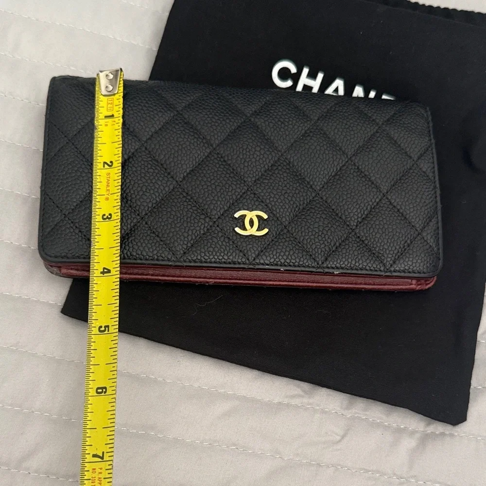 CHANEL elegant black
